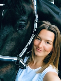 Nadine mit Pferd